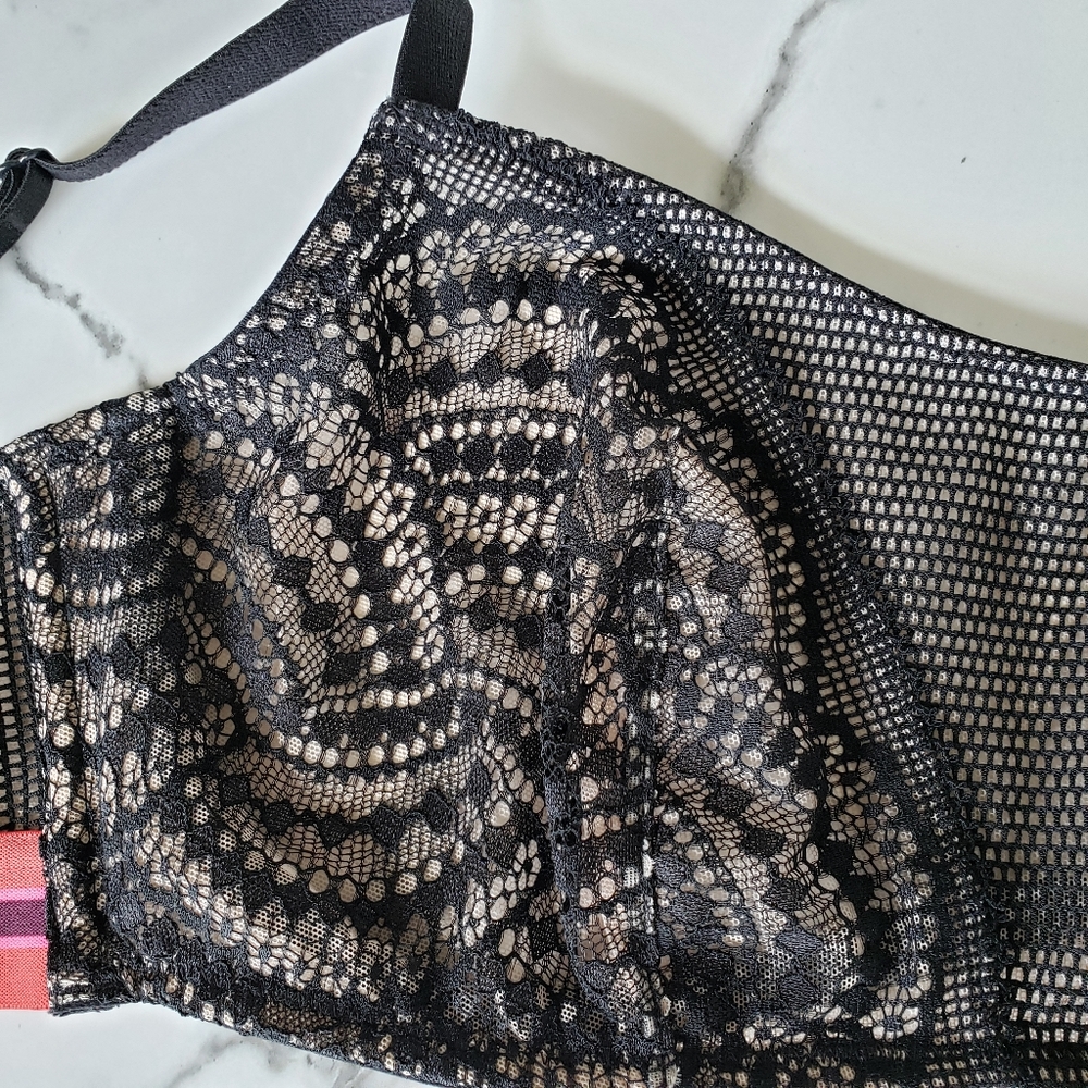 🆕️VICTORIA'S SECRET Black Lace Balconette Bra 36D - Picture 5 of 10